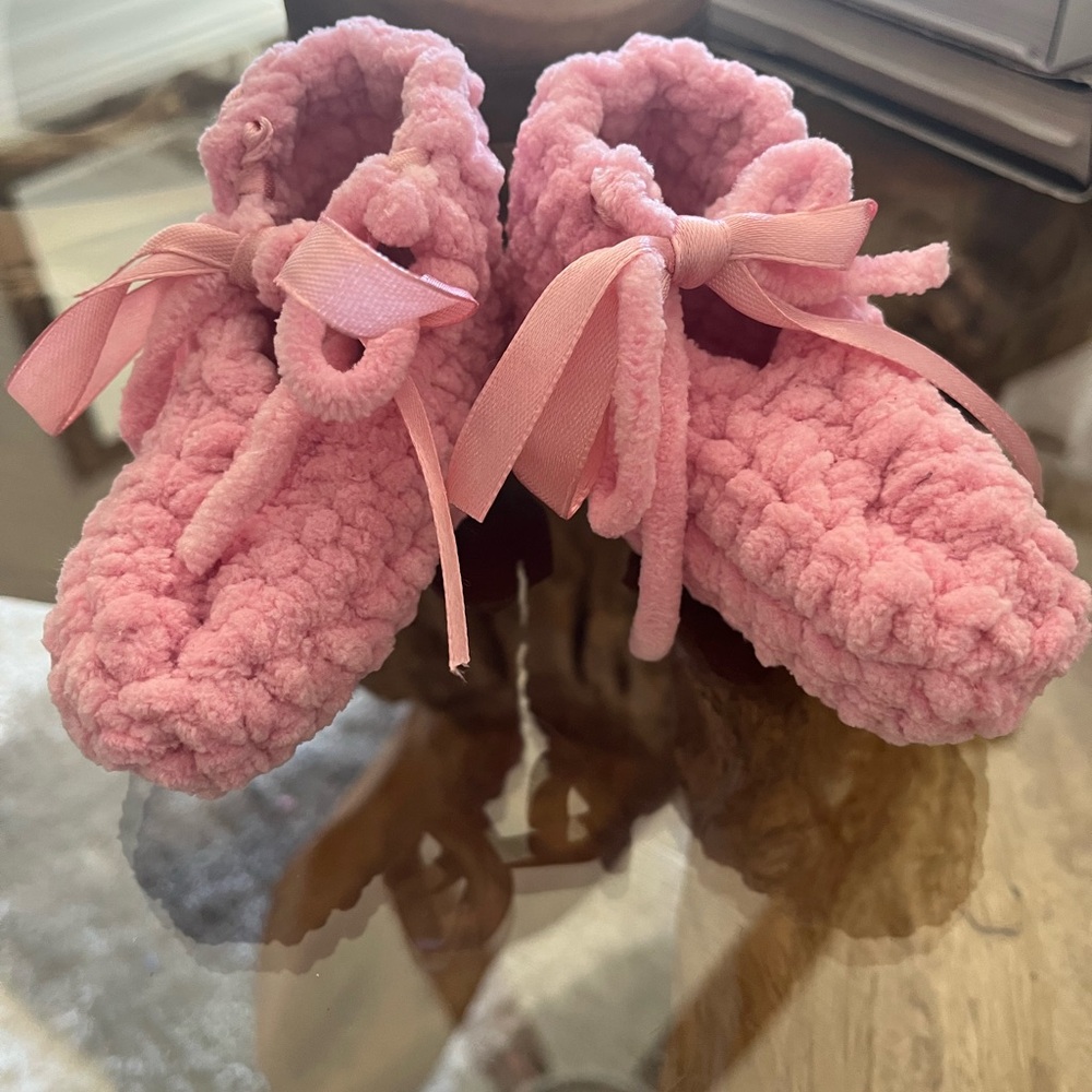 Handmade Plush Pink Baby Booties with Ribbon Ties New in gift box